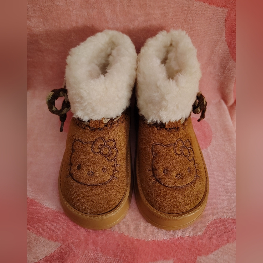 EXCLUSIVE- Hello Kitty x Xixitao Officially Licensed Collaboration Women's Boots - Picture 6 of 11